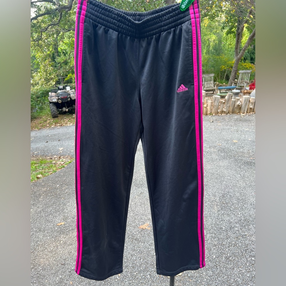 Woman’s Adidas Sweatpants Size M